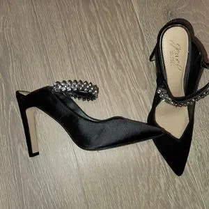 Jewel Badgley Mischka Shoes Jewel Badgley Mischka Womens